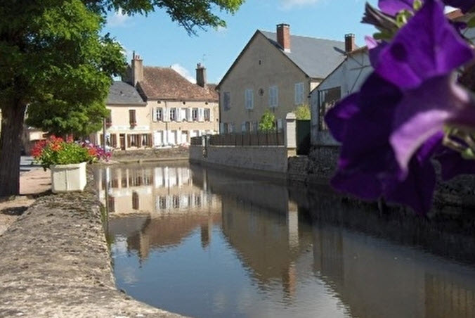 Moulins-Engilbert, France